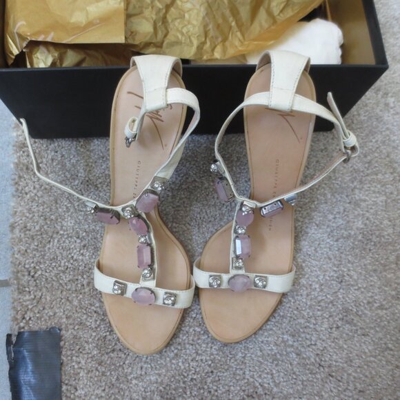 NIB GIUSEPPE ZANOTTI Cream Leather with Pink Stones "T" Strap High Heel Sandals - Picture 8 of 9